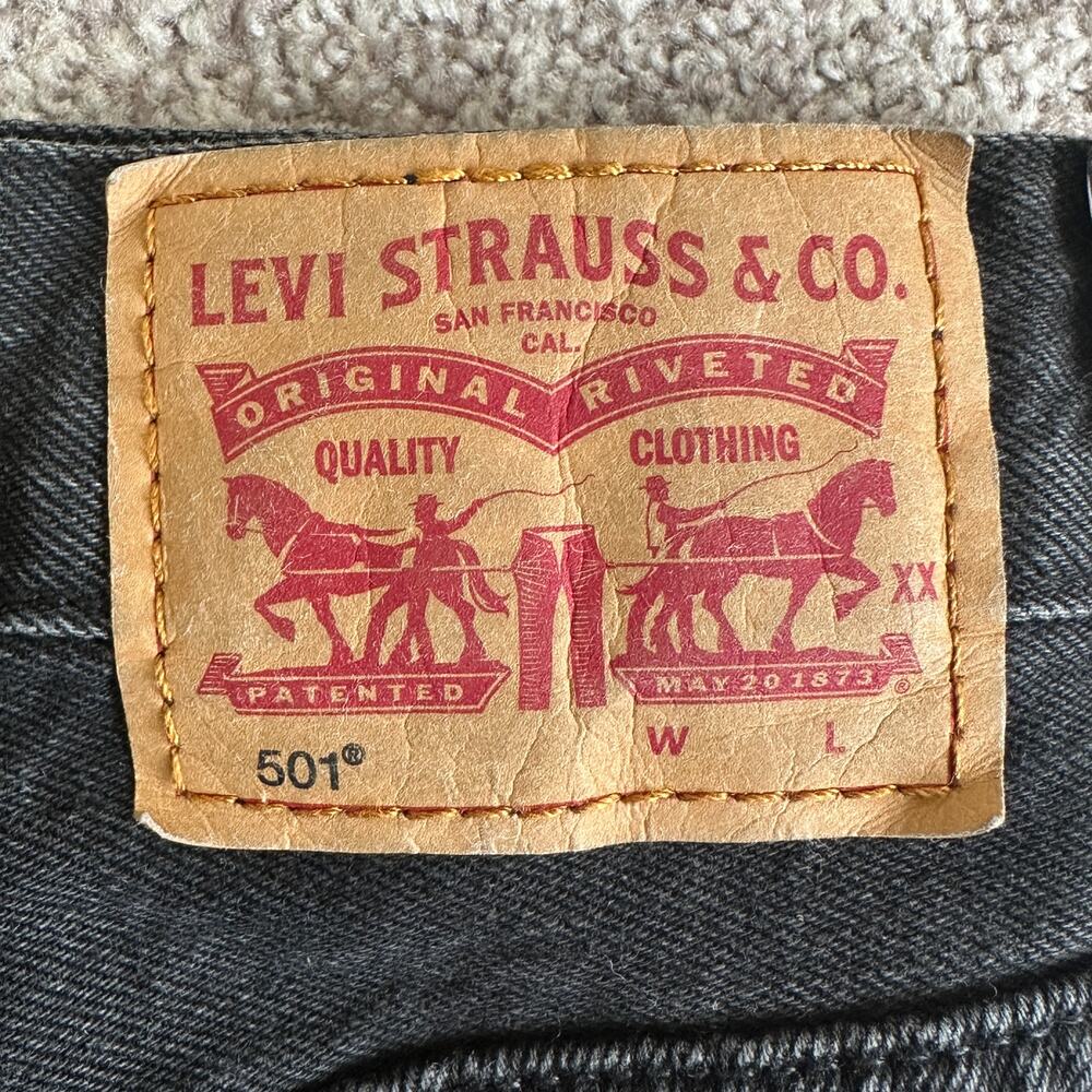 Levi's 501 Jean Shorts Womens 26 Black High Waisted Distressed Retro 90s Grunge - Picture 4 of 6